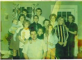 Jack and Dorothy Hafner, with their ten children.